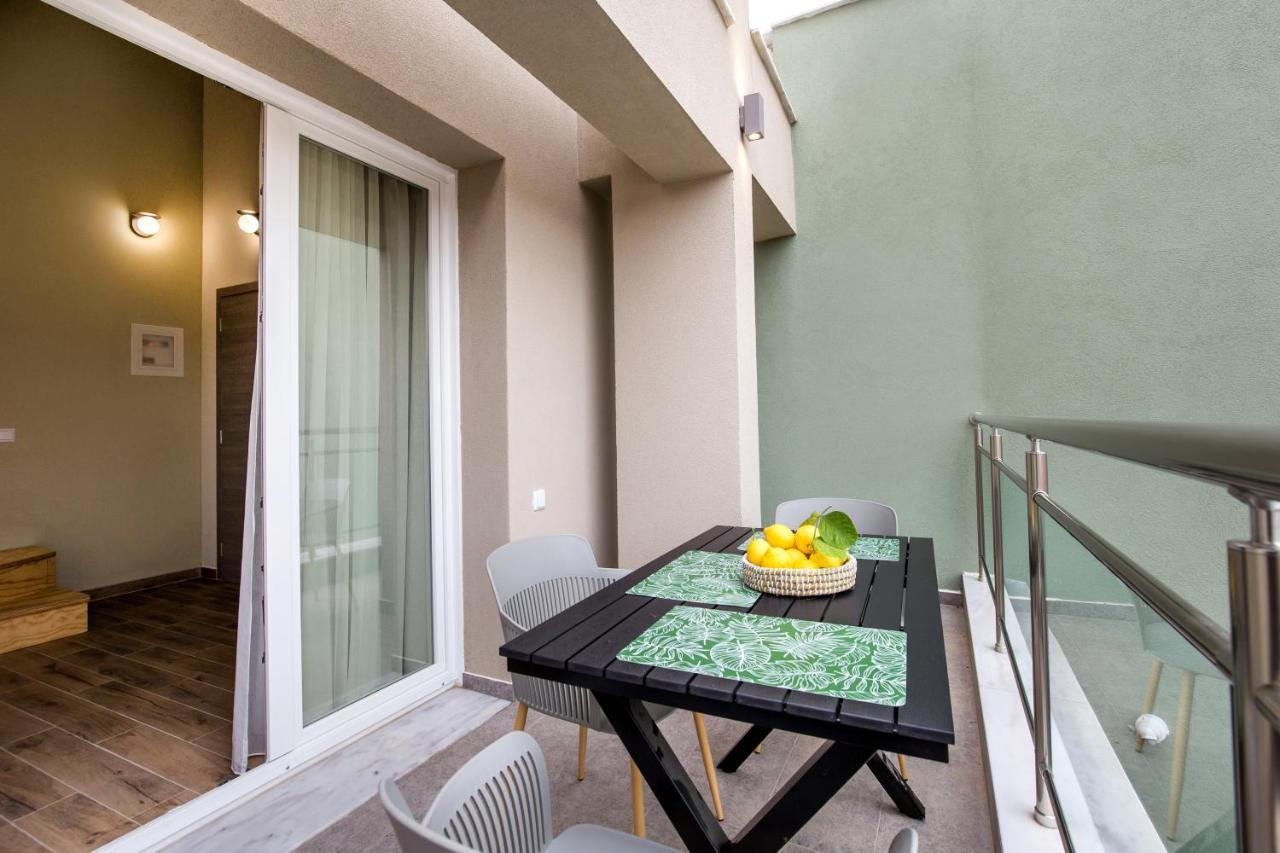 Alla Strada - Micro Suites Лименария Екстериор снимка